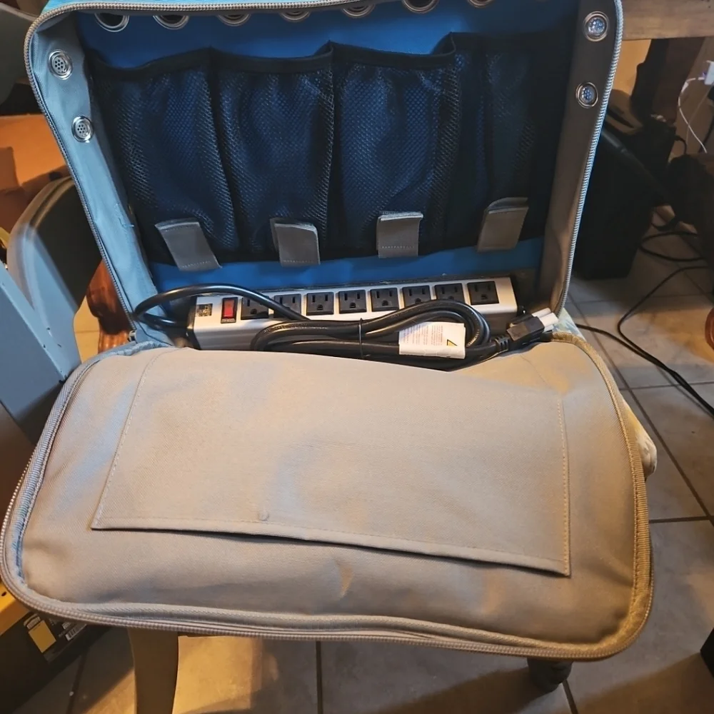 GO2 Blue Charging Devise Case
